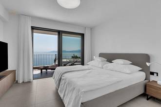 Thumbnail von Luxury apartment in first line to the sea with pool and sea view
