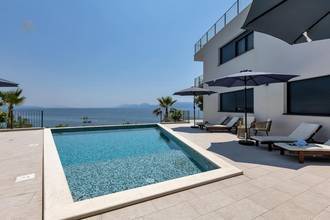 Thumbnail von Luxury apartment in first line to the sea with pool and sea view