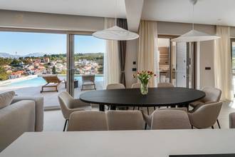 Thumbnail von Modern villa with swimming pool and sea view