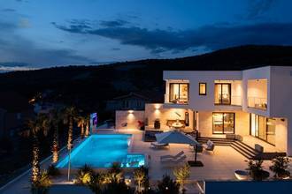 Thumbnail von Luxury villa with infinity pool and sea view