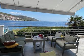 Thumbnail von Mediterranean house on the first sea line with sea view and garden