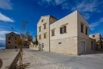 Thumbnail von Historic stone house with sea view and garage