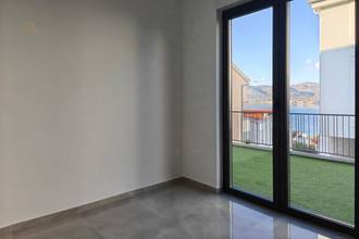 Thumbnail von Ground floor apartment with pool, garden, and sea view