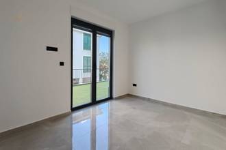 Thumbnail von Ground floor apartment with pool, garden, and sea view