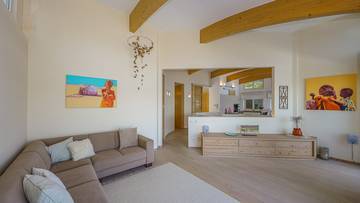 Thumbnail von Exclusive villa with pool by the lake