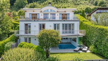 Thumbnail von Exclusive villa with pool by the lake