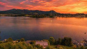 Thumbnail von Exclusive villa with pool by the lake