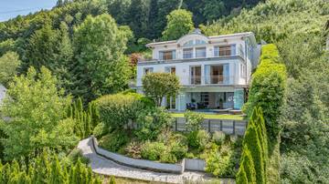 Thumbnail von Exclusive villa with pool by the lake