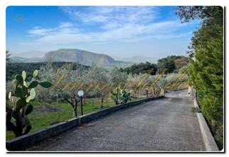 Thumbnail von Immogold Sicily, a huge villa with panoramic views in one of the most beautiful hilly landscapes of Sicily