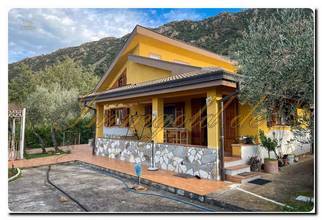 Thumbnail von Immogold Sicily, a huge villa with panoramic views in one of the most beautiful hilly landscapes of Sicily