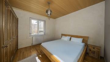 Thumbnail von Charming old building apartment with garden in sunny quiet location