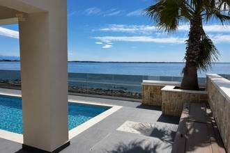 Thumbnail von Modern villa with pool in first row to the sea