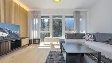 Thumbnail von High-quality renovated apartment with an exceptional sense of space