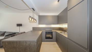 Thumbnail von High-quality renovated apartment with an exceptional sense of space