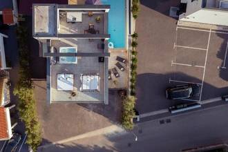Thumbnail von Modern house with pool and rooftop terrace