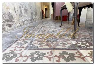 Thumbnail von Immogold Sicily In the city of Augusta, built by Swabians in the 13th century, located in the Syracuse region, a building awaiting complete renovation awaits you.