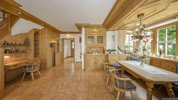 Thumbnail von High-quality corner terraced house in sunny prime quiet location