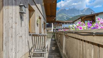 Thumbnail von High-quality corner terraced house in sunny prime quiet location