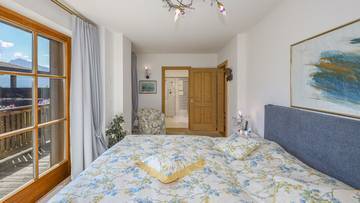 Thumbnail von High-quality corner terraced house in sunny prime quiet location