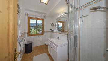 Thumbnail von High-quality corner terraced house in sunny prime quiet location