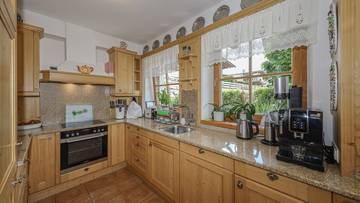 Thumbnail von High-quality corner terraced house in sunny prime quiet location