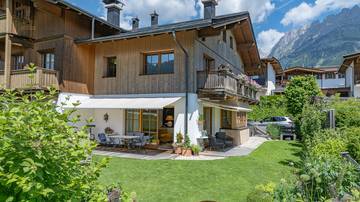 Thumbnail von High-quality corner terraced house in sunny prime quiet location