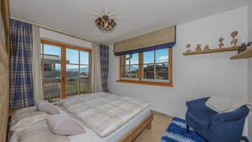 Thumbnail von High-quality corner terraced house in sunny prime quiet location