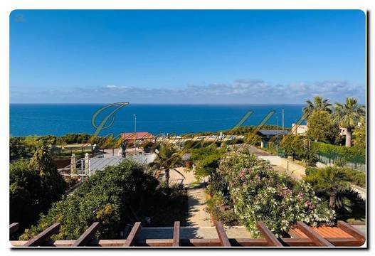 Immogold Sizilien Charmantes, renoviertes Strandhaus in Altavilla Milicia bei Palermo mit herrlichem Meerblick, drei Terrassen und einem abgeschiedenen Garten zum Entspannen