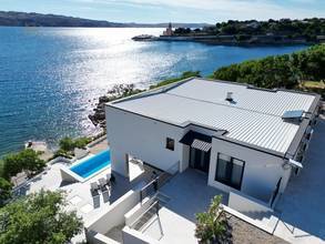 Thumbnail von Modern luxury villa directly on the sea with an infinity pool and direct beach access