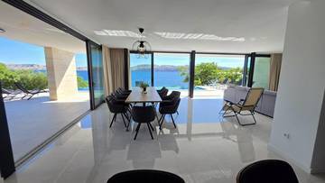 Thumbnail von Modern luxury villa directly on the sea with an infinity pool and direct beach access