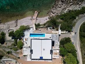 Thumbnail von Modern luxury villa directly on the sea with an infinity pool and direct beach access