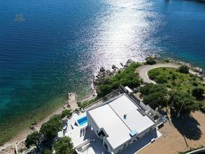 Thumbnail von Modern luxury villa directly on the sea with an infinity pool and direct beach access