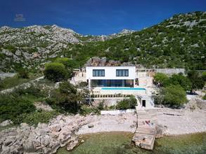 Thumbnail von Modern luxury villa directly on the sea with an infinity pool and direct beach access