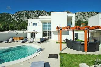 Thumbnail von Modern villa with pool, sauna, and sea view