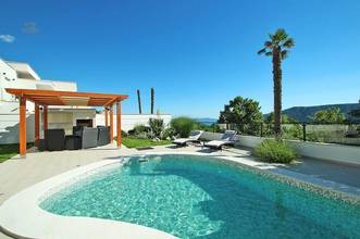 Thumbnail von Modern villa with pool, sauna, and sea view