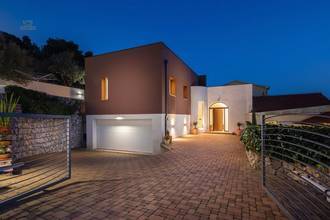 Thumbnail von Mediterranean new build villa with heated pool and panoramic sea view