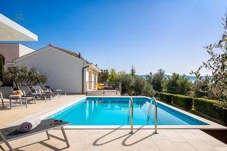 Thumbnail von Mediterranean new build villa with heated pool and panoramic sea view