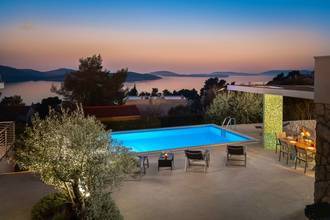 Thumbnail von Mediterranean new build villa with heated pool and panoramic sea view