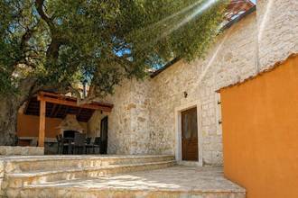 Thumbnail von Mediterranean stone house with pool and sea view