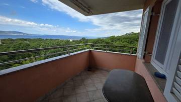 Möblierte Wohnung mit Meerblick und Balkon nahe Strand