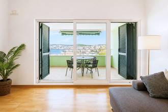 Thumbnail von Furnished apartment with sea view, community pool, and parking space
