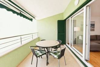 Thumbnail von Furnished apartment with sea view, community pool, and parking space