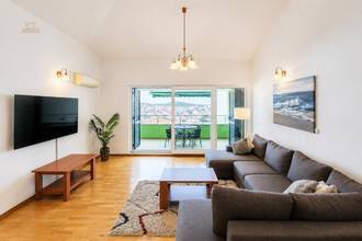 Thumbnail von Furnished apartment with sea view, community pool, and parking space
