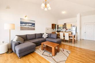 Thumbnail von Furnished apartment with sea view, community pool, and parking space