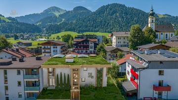 Thumbnail von Residential building with great potential in the center