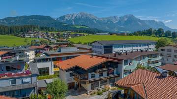 Thumbnail von Residential building with great potential in the center