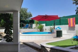 Thumbnail von Family house with pool and sea view, two separate living units