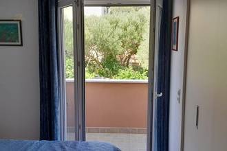 Thumbnail von Family house with pool and sea view, two separate living units