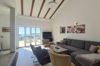 Thumbnail von Villa with pool, sea view, and guest apartment