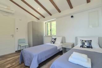 Thumbnail von Villa with pool, sea view, and guest apartment